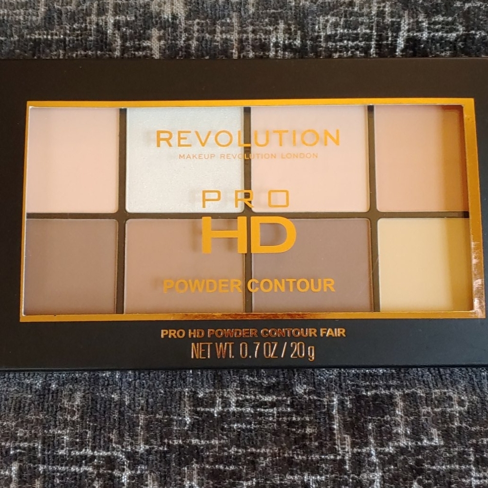 Makeup Revolution Powder Contour